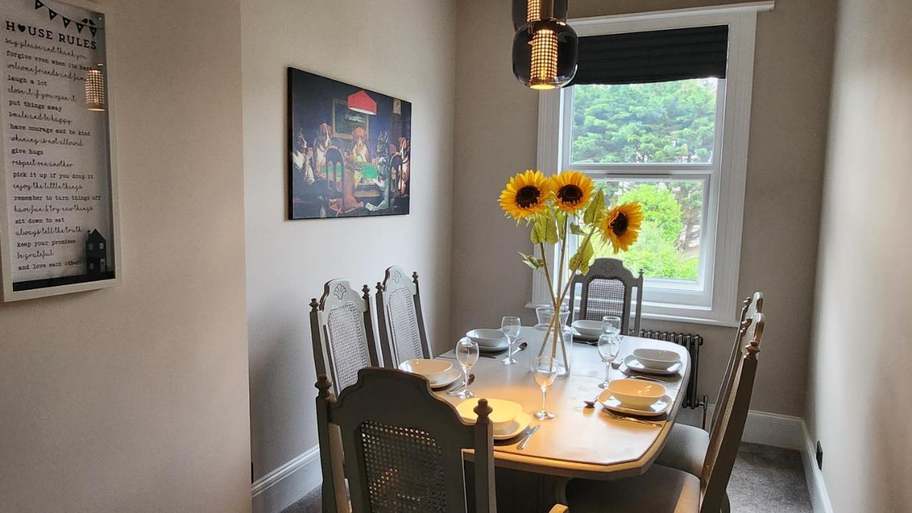 Contemporary Beach Apartment Brighton ภายนอก รูปภาพ