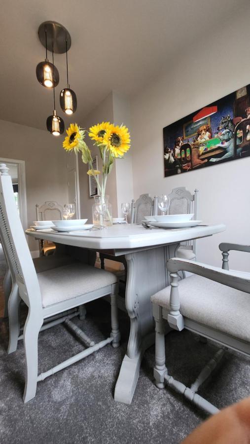 Contemporary Beach Apartment Brighton ภายนอก รูปภาพ