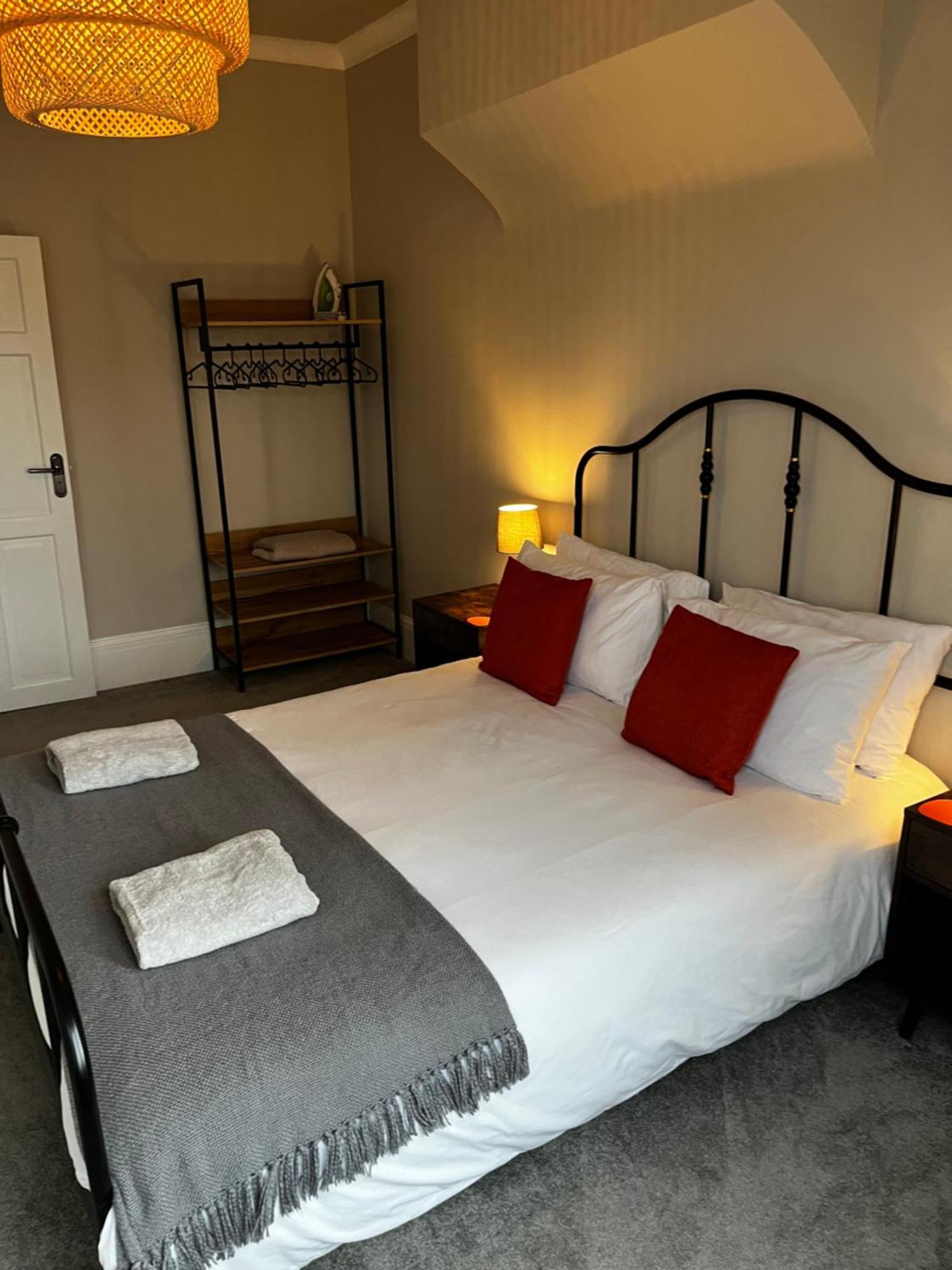 Contemporary Beach Apartment Brighton ภายนอก รูปภาพ
